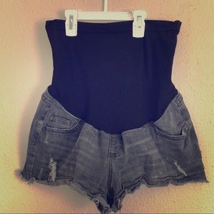 Maternity shorts